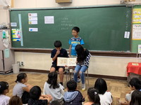 写真：読み聞かせの様子2