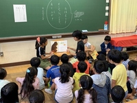 写真：読み聞かせの様子3
