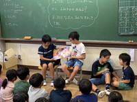 写真：読み聞かせの様子4