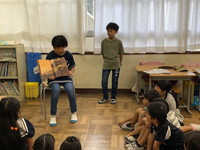 写真：読み聞かせの様子6