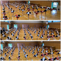 写真：6年生　組体操の練習1