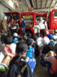 写真：4年　社会科見学2