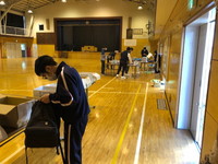 写真：課題回収・配布及び教育相談の様子3