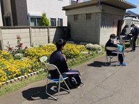 写真：課題回収・配布及び教育相談の様子7