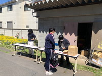 写真：課題回収・配布及び教育相談の様子9