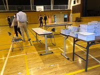 写真：課題配布・提出の様子2