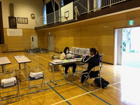 写真：課題配布・提出の様子9