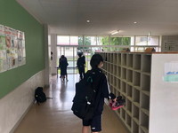 写真：1年B組（後半番号）登校日の様子1