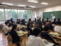 写真：配膳の様子