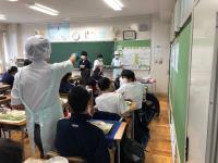 写真：7月15日給食の様子1