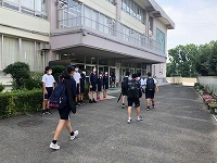 写真：登校の様子1