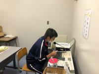 写真：7月9日放送にて呼びかける様子3