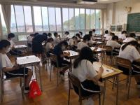 写真：定期考査のある教室の風景1