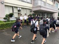 写真：あいさつ運動の様子1