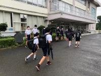 写真：あいさつ運動の様子1