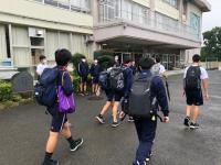 写真：あいさつ運動の様子2