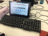 写真：【eライブラリー】を使って授業する様子5