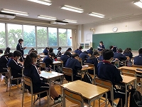 写真：議案書討議1