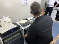 写真：放送の様子1