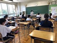 写真：少人数での授業の様子3