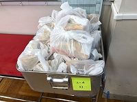 写真：支援物資