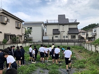 写真：雑草取りの様子2