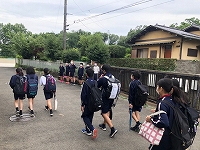 写真：朝の挨拶活動1