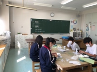 写真：図工の様子1