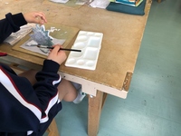 写真：図工の様子2