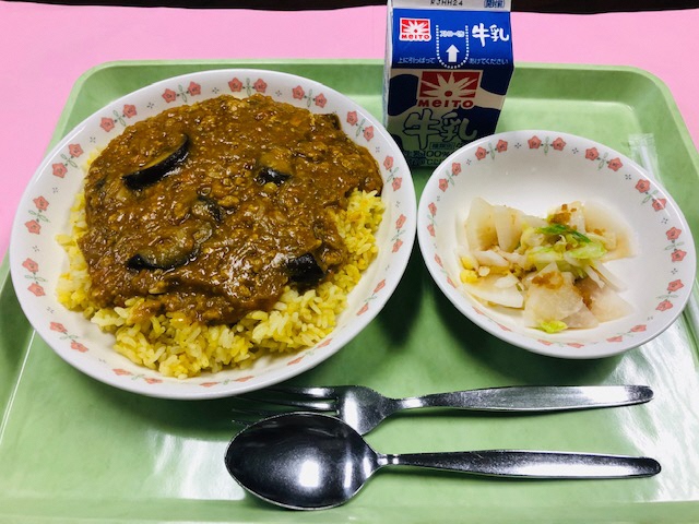 ・牛乳・なす入りドライカレー・野菜の生姜風味