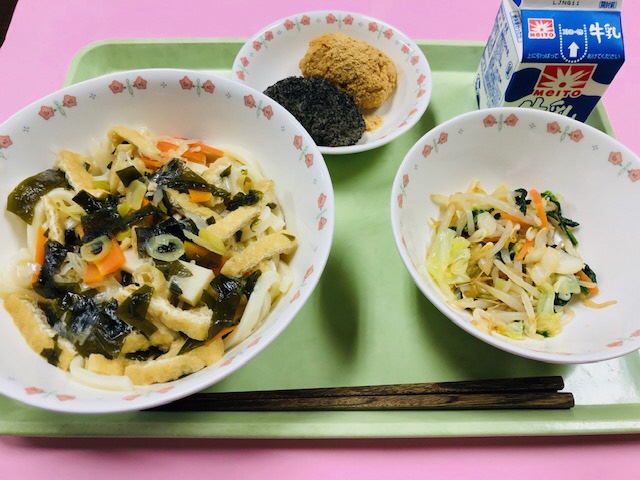・牛乳・さぬきうどん・二色おはぎ・からしあえ