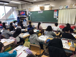 4年生の社会の授業の様子