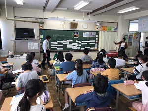 4年生社会科の様子