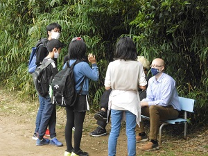 オリエンテーリング外国語の問題の様子