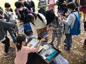 オリエンテーリングのゴールの様子