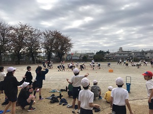 4年生玉入れの様子4枚目