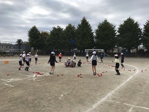 4年生玉入れの様子3枚目