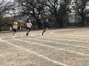4年生80m走の様子2枚目