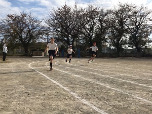 5年生徒競走の様子2枚目