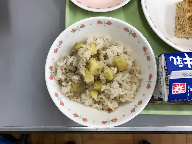 給食