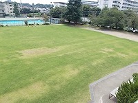 写真：子ども達のいない校庭