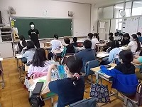 写真：6年1組の様子