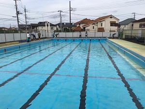 プール清掃の様子1