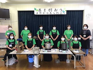 ピュアシルクの集合写真