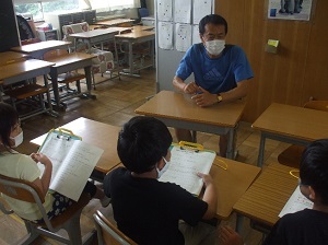 学校探検の様子1