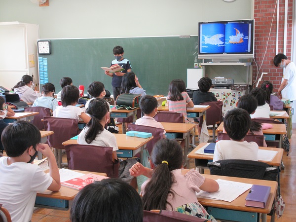 読み聞かせの写真もう一枚