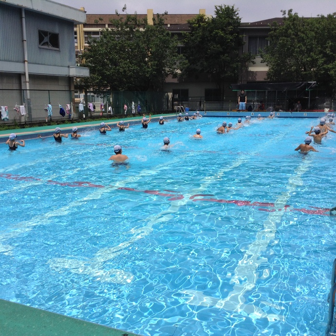 水泳指導の子供達の様子