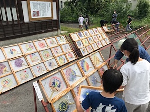 和紙体験の様子3