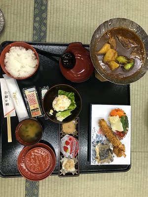夕食の様子