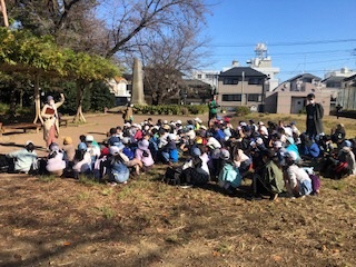 遠足の集合の様子